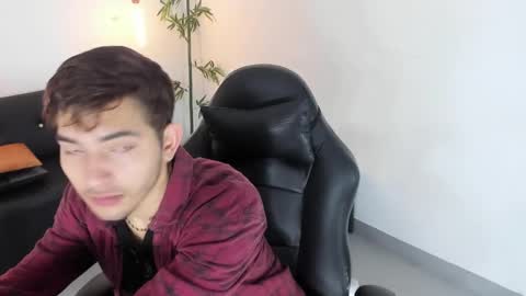 Snapshot of diegorogue_ chatting on December 11, 12:27 pm Diego rogue online show from December 11, 12:27 pm