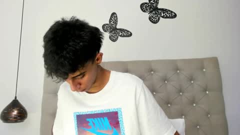 dikey_18 online show from September 25, 9:46 pm