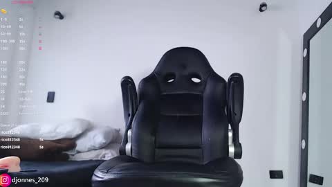 DilanJonnes online show from April 18, 7:58 pm