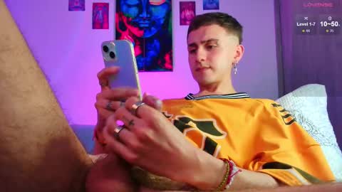 Julian Independent Model online show from March 27, 2:05 am