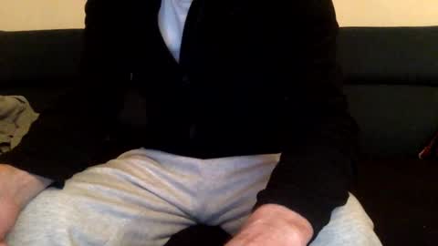 dinnerout1111 online show from January 7, 6:03 pm