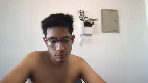 dioslatino online show from December 3, 12:44 pm