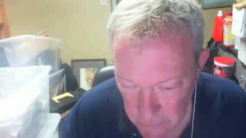 Snapshot of dirkpitt223 chatting on December 7, 7:21 pm DirtkPitt Fun guy working online show from December 7, 7:21 pm