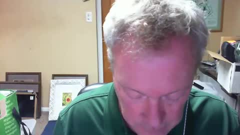 Snapshot of dirkpitt223 chatting on December 29, 2:17 am DirtkPitt Fun guy working online show from December 29, 2:17 am
