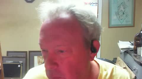 Snapshot of dirkpitt223 chatting on October 2, 6:34 pm DirtkPitt Fun guy working online show from October 2, 6:34 pm