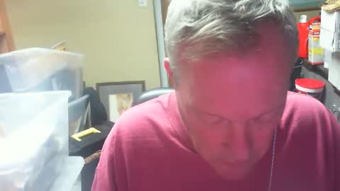 Snapshot of dirkpitt223 chatting on December 4, 4:10 am DirtkPitt Fun guy working online show from December 4, 4:10 am