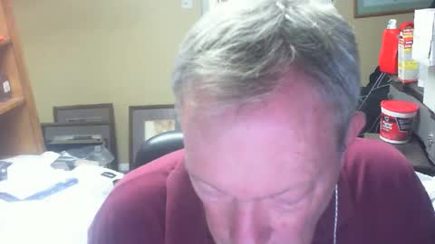 Snapshot of dirkpitt223 chatting on December 11, 7:54 pm DirtkPitt Fun guy working online show from December 11, 7:54 pm