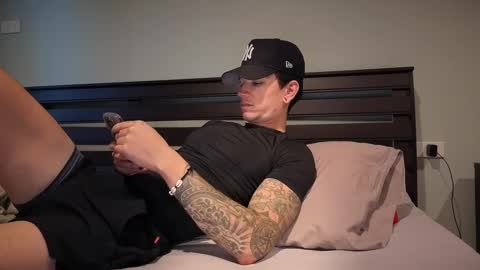Snapshot of dirtyprettyboi chatting on December 10, 10:17 am buy tokens with link online show from December 10, 10:17 am