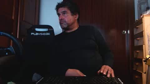 Snapshot of divitimido chatting on September 29, 2:21 am divitimido online show from September 29, 2:21 am