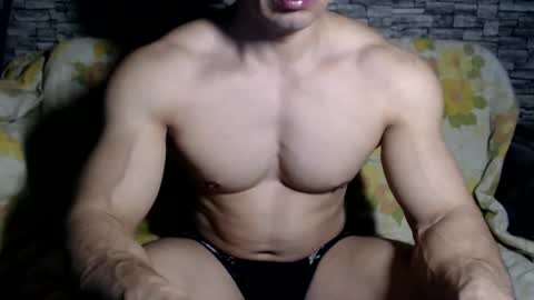 Snapshot of dominatemuscle chatting on January 22, 7:34 pm Kevin online show from January 22, 7:34 pm
