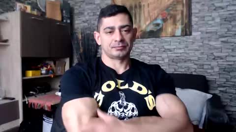 Snapshot of dominatemuscle chatting on December 8, 10:52 am Kevin online show from December 8, 10:52 am