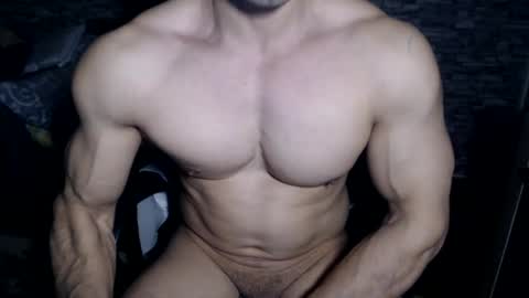 Snapshot of dominatemuscle chatting on February 4, 7:33 pm Kevin online show from February 4, 7:33 pm