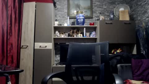 Snapshot of dominatemuscle chatting on December 27, 2:55 pm Kevin online show from December 27, 2:55 pm