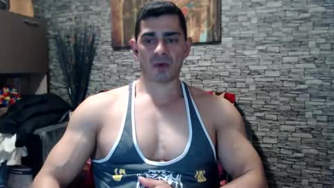 Snapshot of dominatemuscle chatting on December 23, 7:52 pm Kevin online show from December 23, 7:52 pm