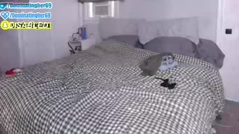 dominatingher69 online show from July 25, 11:01 pm