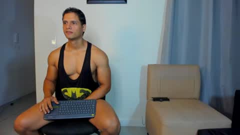 domincrodriguez_119 online show from August 7, 12:01 pm