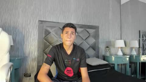 dominic_burk online show from November 7, 7:50 pm