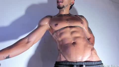 DOMI online show from December 1, 7:39 pm