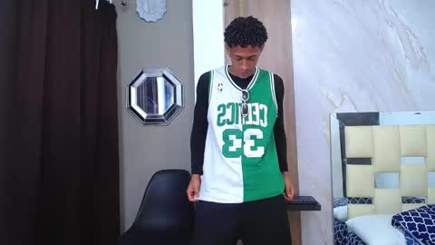 dominic_smith_ online show from November 11, 1:32 am