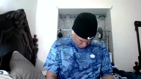 luis online show from June 11, 2:11 am
