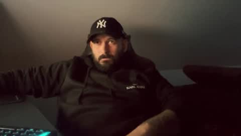 donchriiis online show from November 4, 12:33 am