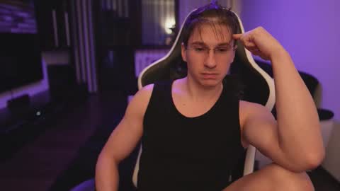 Dorian Reyes online show from February 9, 1:54 am