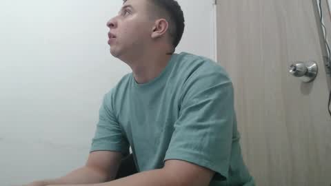 draco_boy2000 online show from March 7, 12:41 am