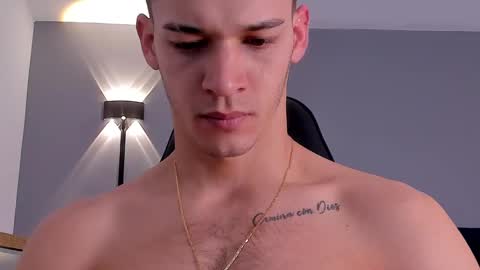 Snapshot of drake_carter1 chatting on February 21, 2:06 am drake_carter1 online show from February 21, 2:06 am