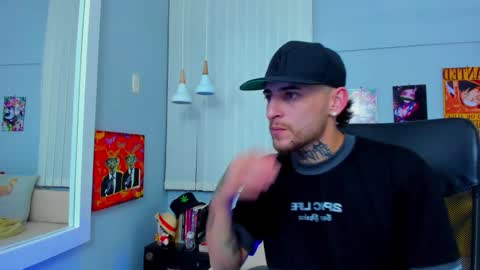 Snapshot of drako_lamar chatting on January 3, 10:51 pm Drako online show from January 3, 10:51 pm