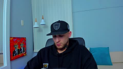 Snapshot of drako_lamar chatting on December 3, 12:27 pm Drako online show from December 3, 12:27 pm