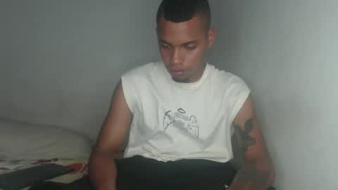 drako_monstercock online show from December 12, 5:31 am