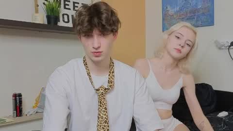 Mark online show from April 16, 7:25 pm