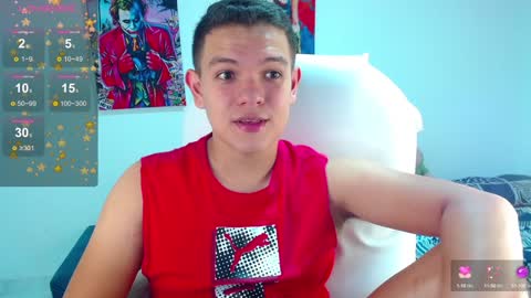 Snapshot of dunkan_kravitz chatting on December 18, 9:08 pm Dunkan Kravitz online show from December 18, 9:08 pm