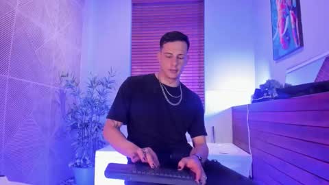 Dustin Sonne online show from December 22, 4:31 am