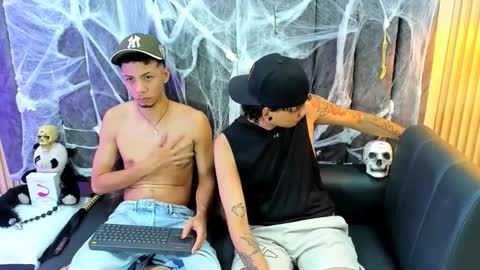 dustinandjordan online show from October 18, 6:18 am