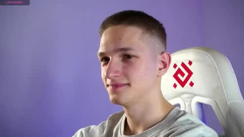 Dustyn online show from March 12, 6:33 pm