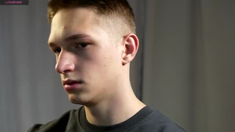 Dustyn online show from December 28, 3:16 pm