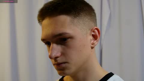 Dustyn online show from December 24, 2:01 pm