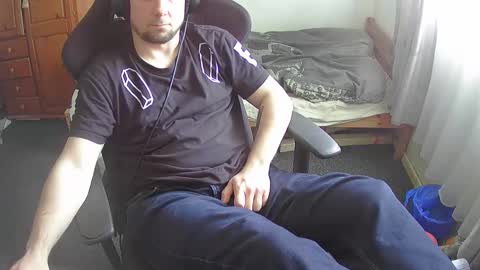 duza_pala_kam9 online show from May 6, 3:23 pm