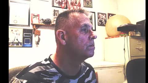 dwinmontana online show from February 1, 6:23 am