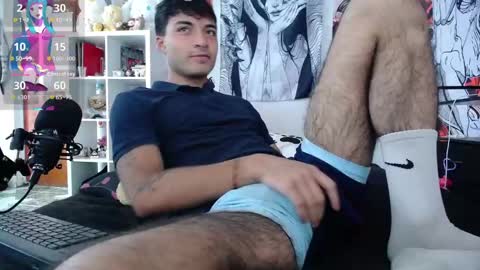 Dylan 3 online show from November 6, 9:07 pm