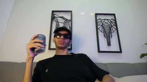 Snapshot of dylan_scotts chatting on October 19, 8:34 pm dylan_scotts online show from October 19, 8:34 pm