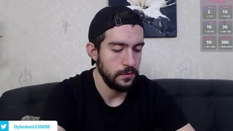 Snapshot of dylan_starxx chatting on December 21, 6:41 am Dylan online show from December 21, 6:41 am
