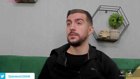 Snapshot of dylan_starxx chatting on October 7, 8:57 pm Dylan online show from October 7, 8:57 pm