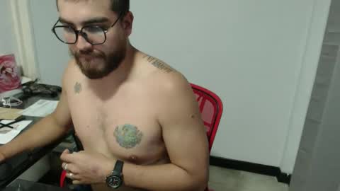 dylanhot10 online show from December 5, 10:39 pm