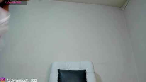 dylanscott_106 online show from December 5, 4:12 pm