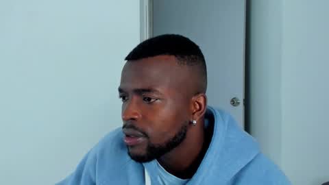 Dylan Taylor online show from November 2, 3:33 am