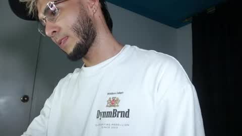 dylanxfun online show from June 25, 6:40 am