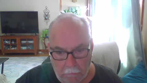 earl52 online show from October 4, 5:07 pm