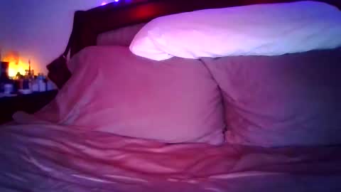 Max online show from March 22, 12:54 pm